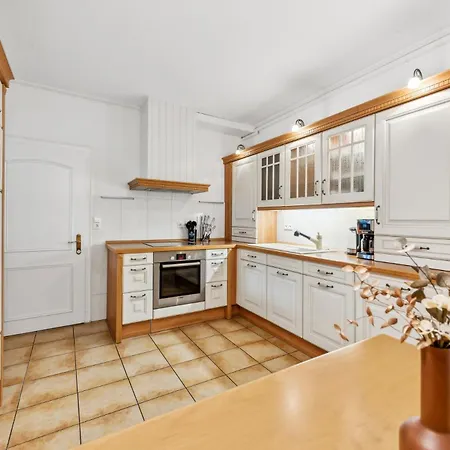 Alter Ziegelhof, Terrasse, Wlan, Bis Zu 9 Personen Apartment *